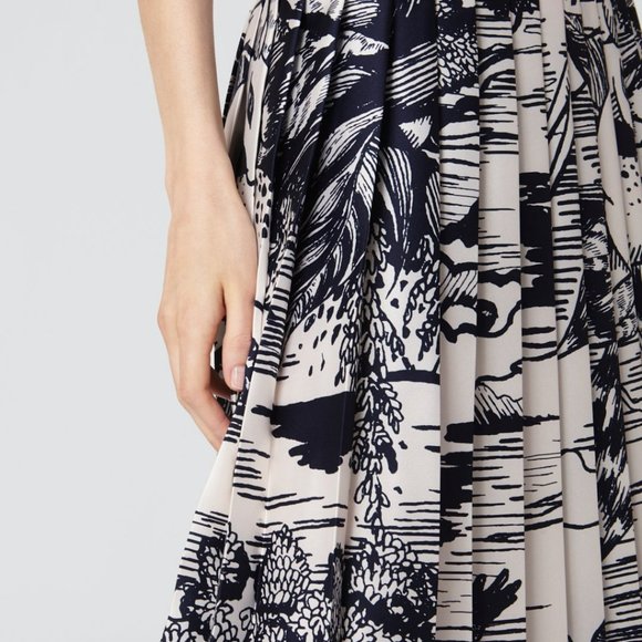 Victoria Beckham Dresses & Skirts - **HOST PICK** Victoria Beckham pleated midi skirt with deer print - sz 6/8